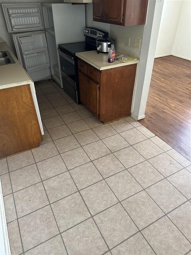 Foto del edificio - 6401 NW Oak Ave