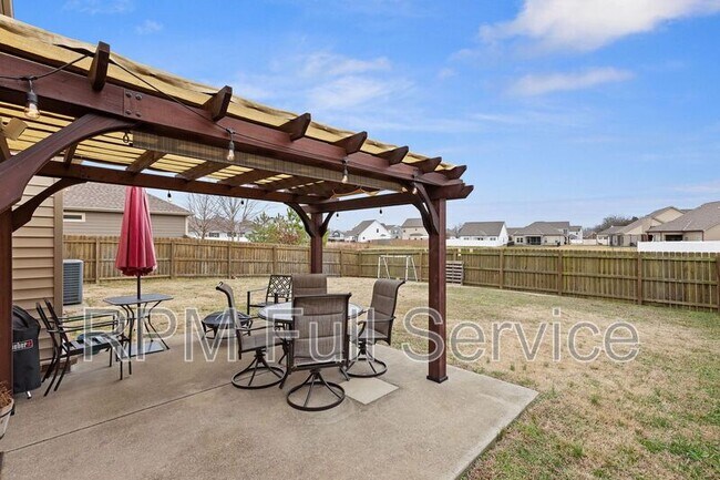 Building Photo - 3213 Mapleside Ln