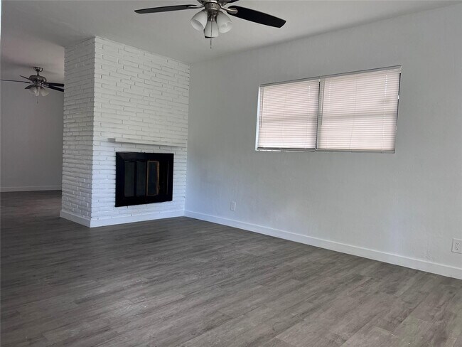 Foto del edificio - 1433 NW 7th Ave