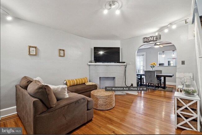 Foto del edificio - 7117 Woolston Ave