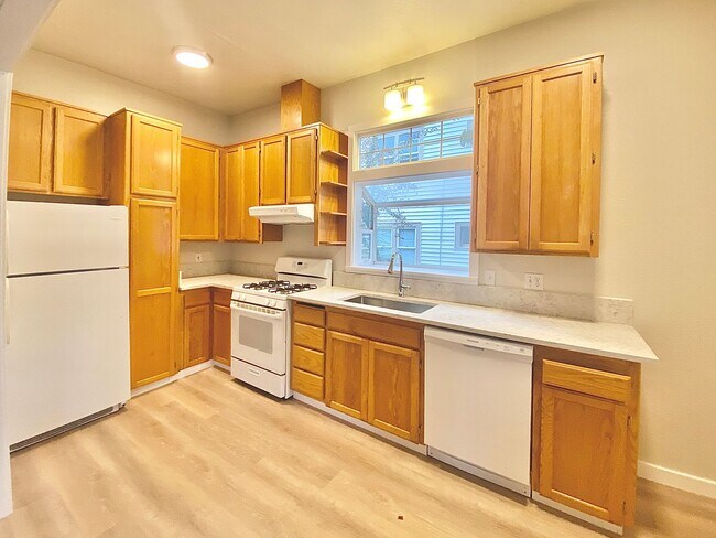 Foto del edificio - Charming 3BD Portland Bungalow!
