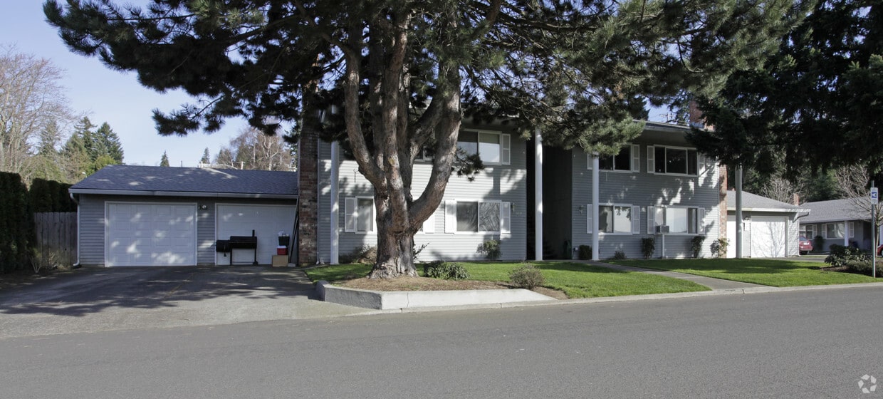 Building Photo - Edgewood Apartments