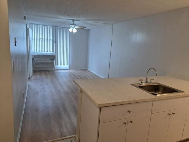 Foto del edificio - 2701 Riverside Dr