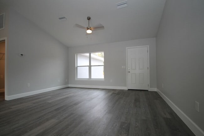 Building Photo - GORGEOUS 3 Bedroom, 2 Bathroom Home in Dun...