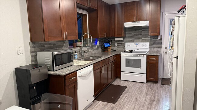 Foto del edificio - 4617 Oleander St