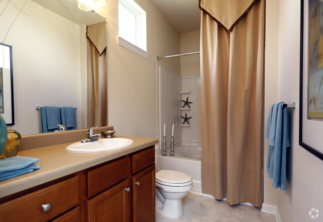 Interior Photo - Abberly Chase