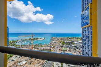 Building Photo - 988 Halekauwila St