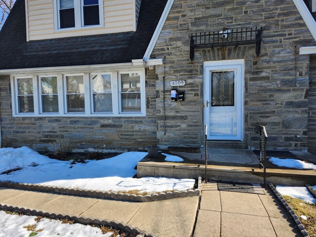 Building Photo - 4008 State Rd