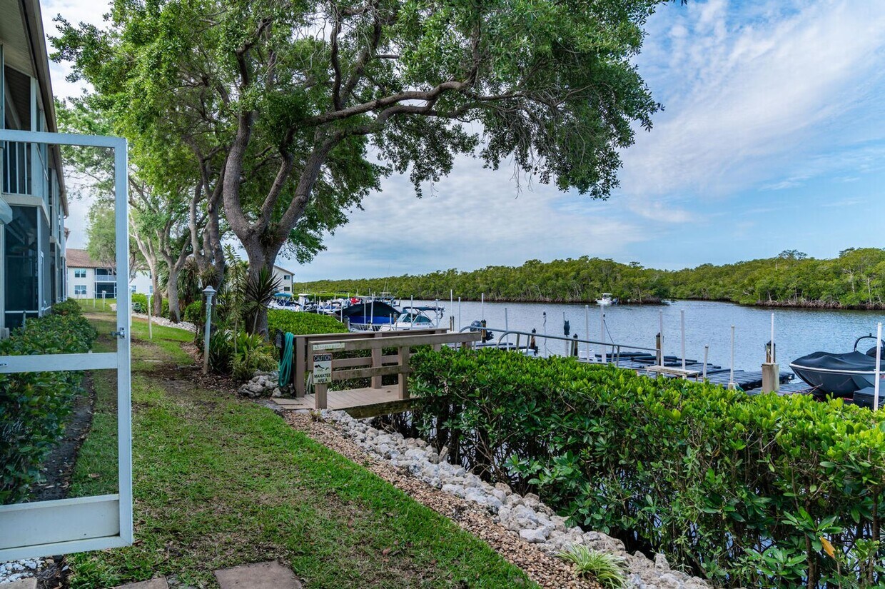 BOAT NATURE OR WATER ENTHUSIASTS? PARTIAL... - BOAT NATURE OR WATER ENTHUSIASTS?  PARTIAL...