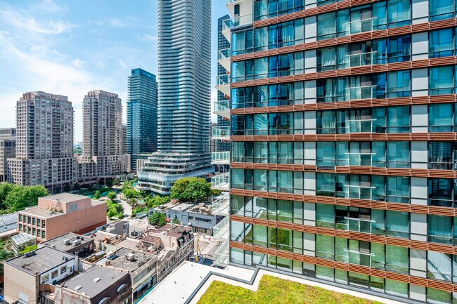 Photo du bâtiment - 501 Yonge St