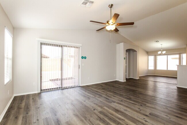 Foto del edificio - 16214 N 162nd Dr