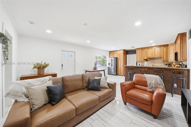 Foto del edificio - 2202 NW 61st Pl