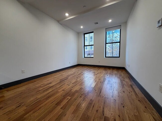Building Photo - 568 Communipaw Ave