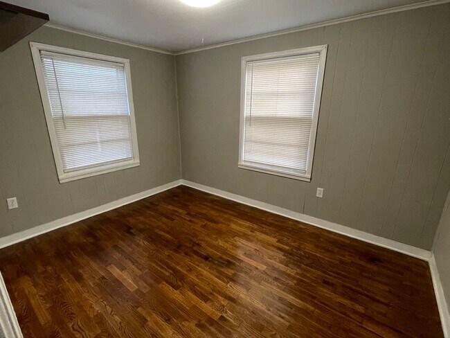 Foto del edificio - Very Cute 2br/1ba House + 1 Car Detached G...