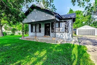 Building Photo - 404 Sinclair St