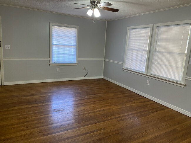 Foto del edificio - 942 W Forest Ave