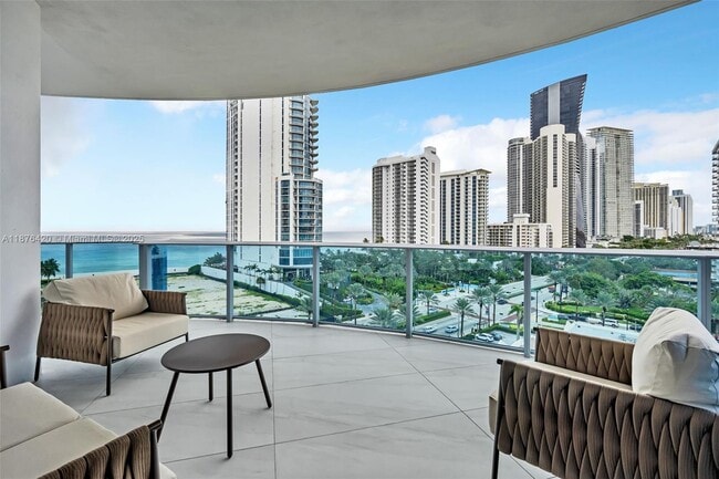 Foto del edificio - 17550 Collins Ave