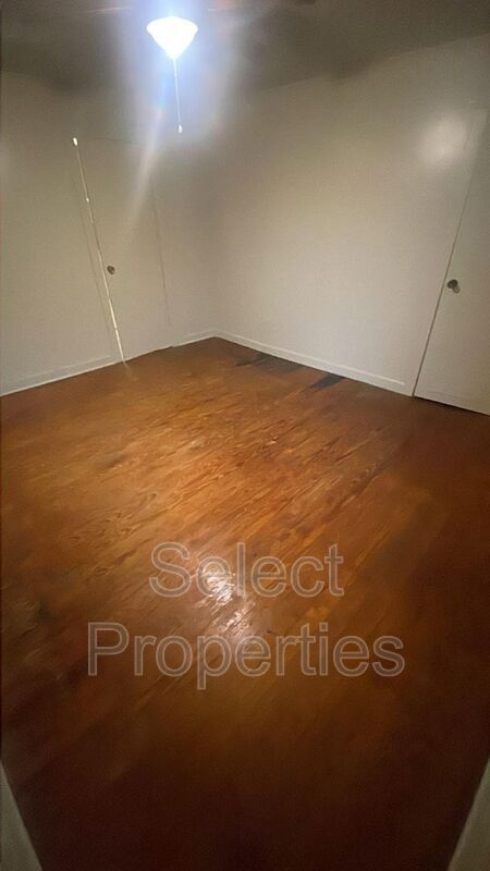 Foto del edificio - 106 E Gum St