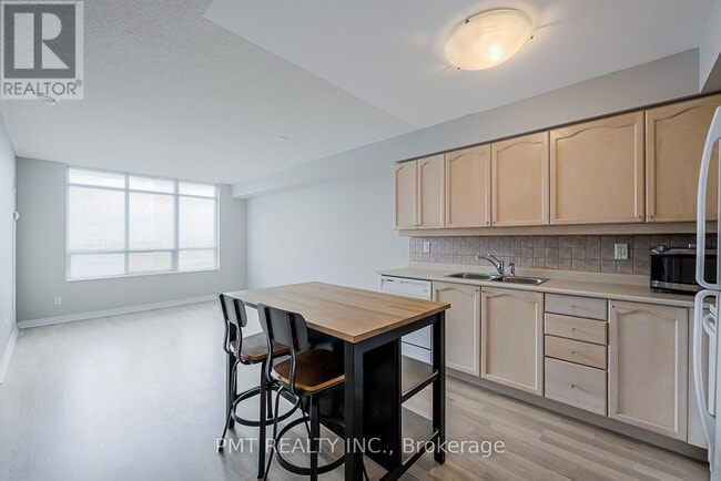 Photo du bâtiment - 710 Humberwood Blvd