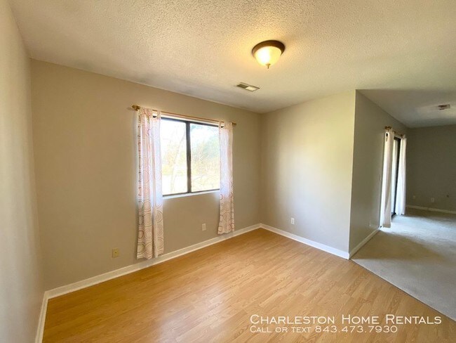 Building Photo - 2327 Treescape Dr