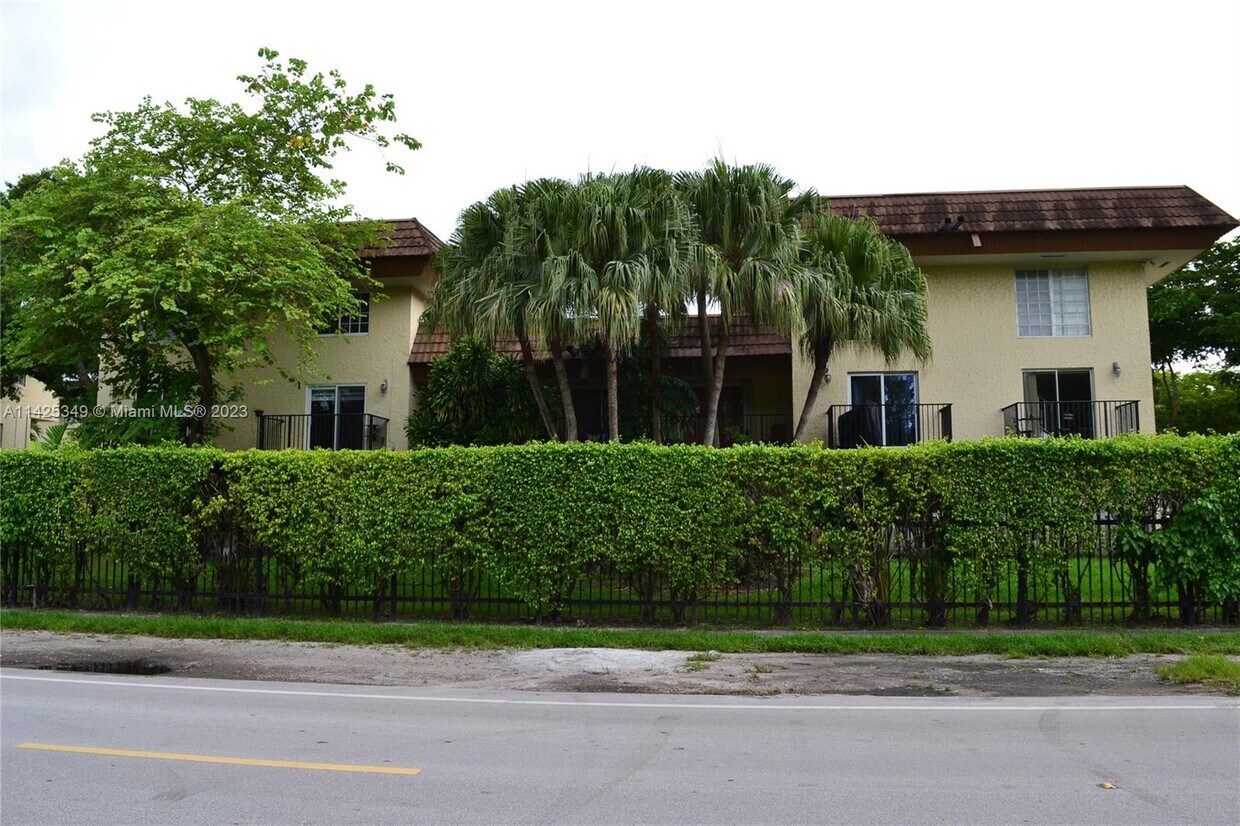 Primary Photo - 8550 SW 109th Ave