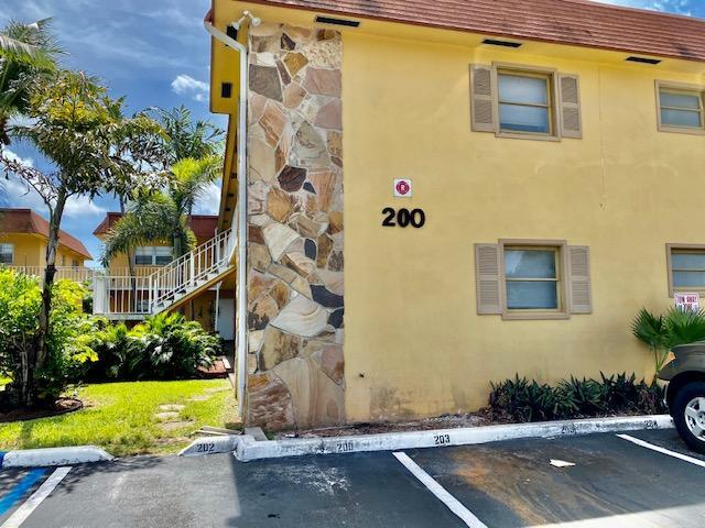 Building Photo - 200 Croton Ave