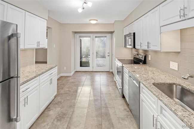 Building Photo - 2 Seawood Ct