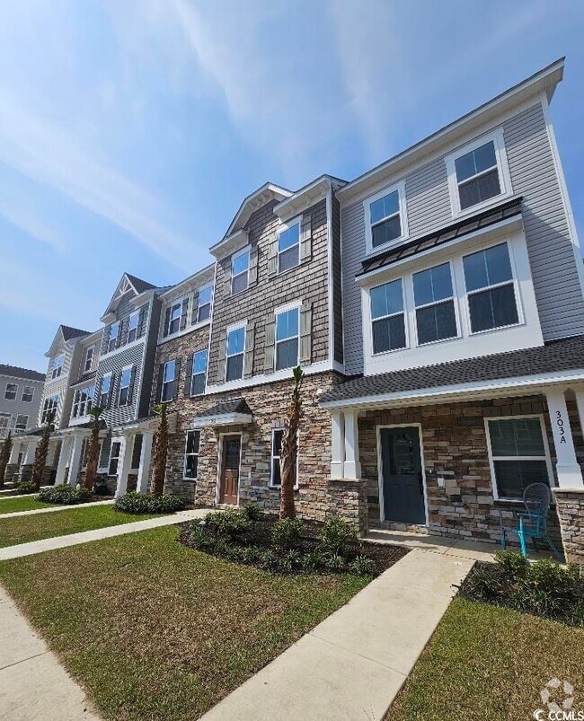 Building Photo - 303 Golan Cir