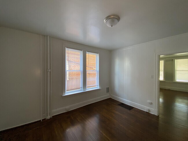 Building Photo - 741 E Philadelphia St