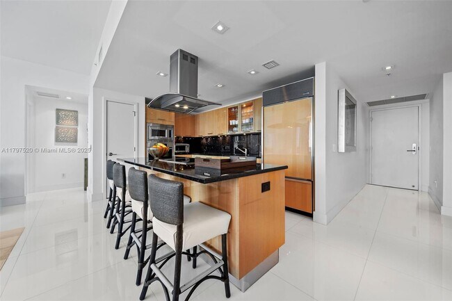 Foto del edificio - 6899 Collins Ave