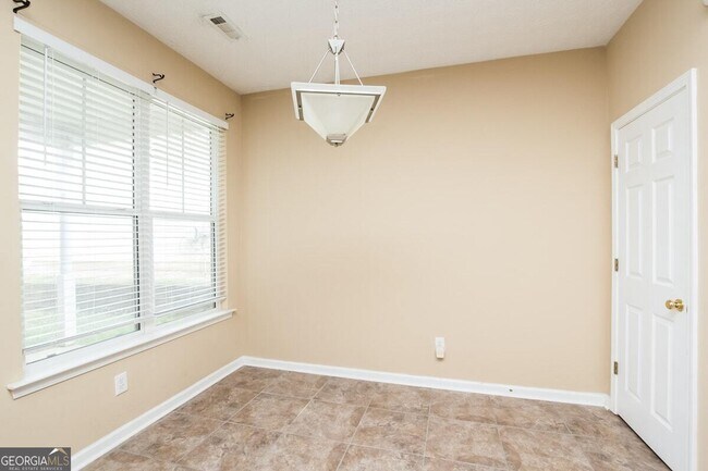 Building Photo - 4652 Parkway Cir