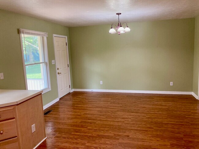 Building Photo - 1685 Decourcy Ct