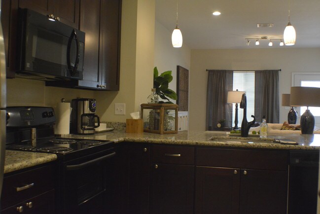 Foto del edificio - 2551 E Villa Maria Rd