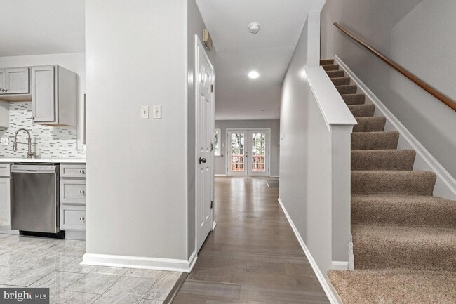 Building Photo - 54 Hamlet Dr