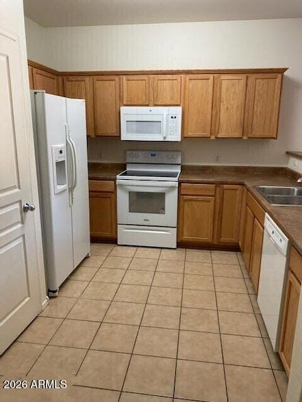 Foto del edificio - 8777 W Dahlia Dr