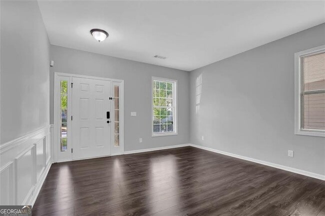 Building Photo - 581 Collingsworth Ln NE