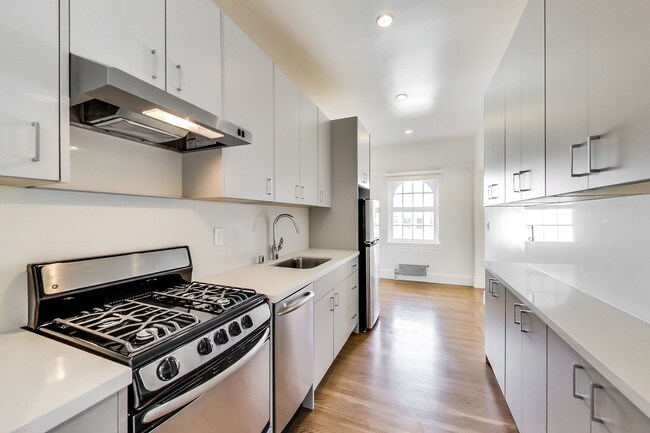Building Photo - 3560 Divisadero St