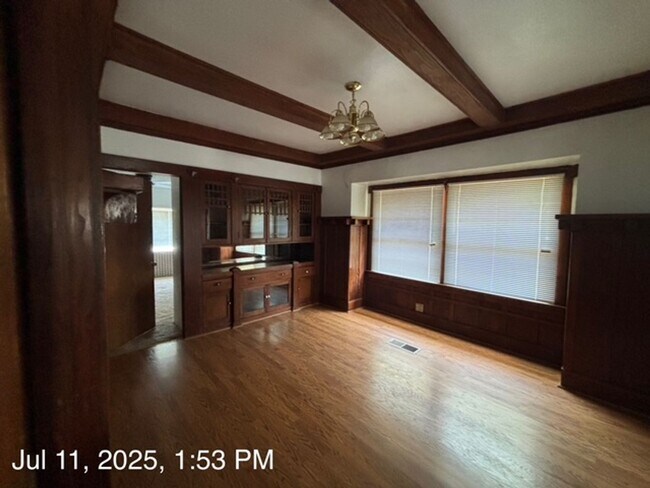 Building Photo - Take a look at this Maxwell home!