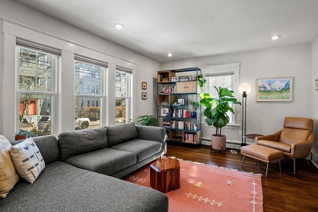 Foto del edificio - 71-73-73 Brookley Rd