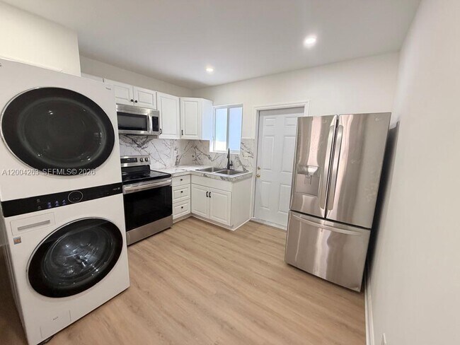 Foto del edificio - 95-97-97 NE 168th St