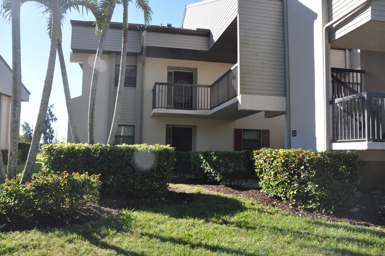 14505 Aeries Way Dr Unit Eagle Ridge Condos, Fort Myers, FL 33912