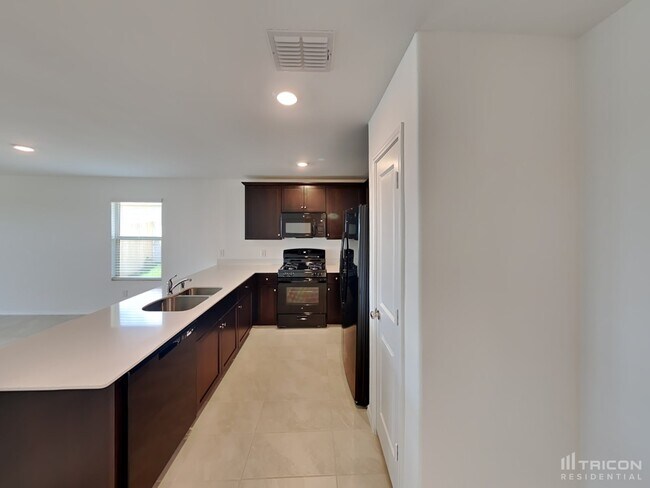 Foto del edificio - 8632 Becker Ave