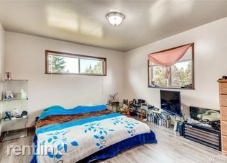 Foto del edificio - 2 br, 1 bath Duplex - 10204 Montana Rd Unit A