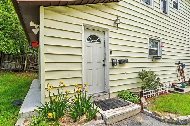 Entrance - 102 Wawayanda Ave