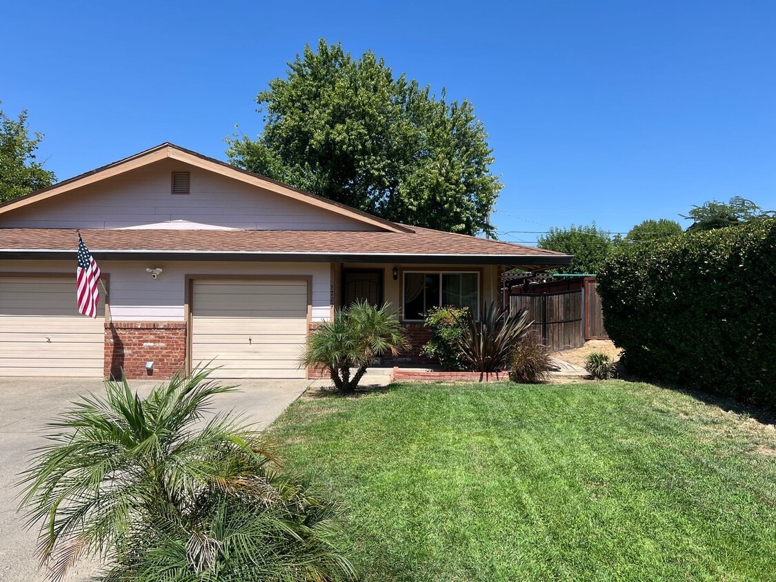 Primary Photo - Recently Remodeled Home in Loomis