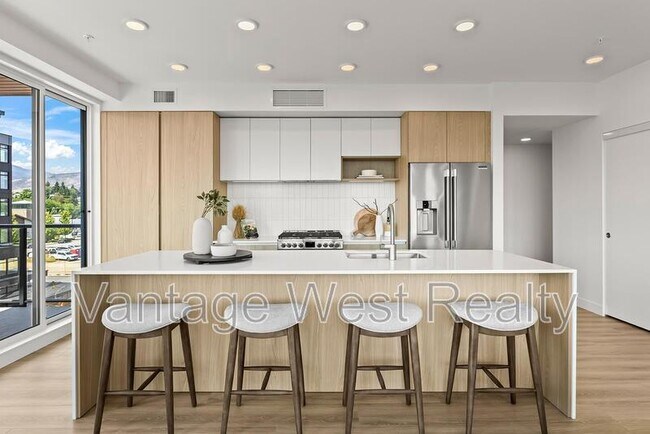 Building Photo - 404-2780 Olalla Rd