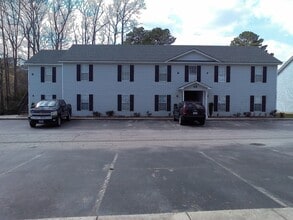 Building Photo - 49 Mare Ct