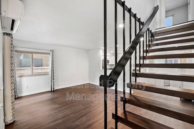 Building Photo - 4098 Valeta St