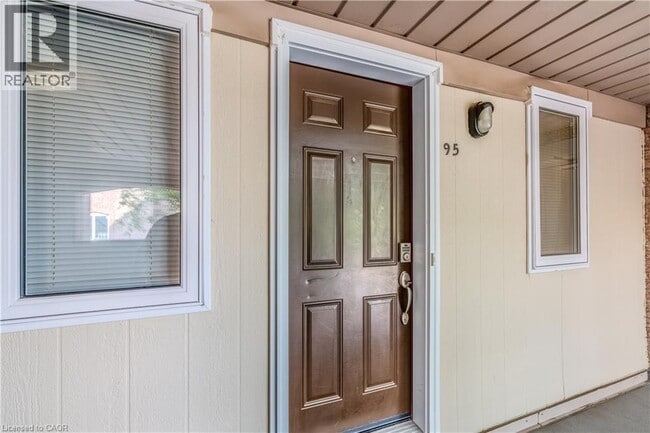 Building Photo - 55 Bristol Rd E