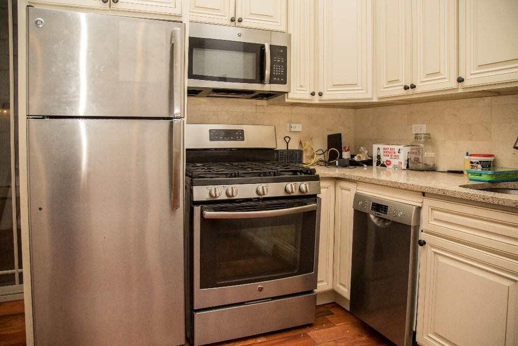 Foto principal - 487 Seneca Ave